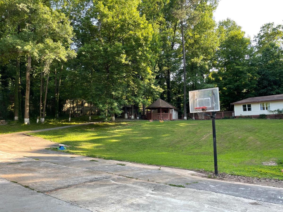Over 1 Acre Private 3 Bedroom Home 10 Minutes From Buckhead Atlanta Exterior photo